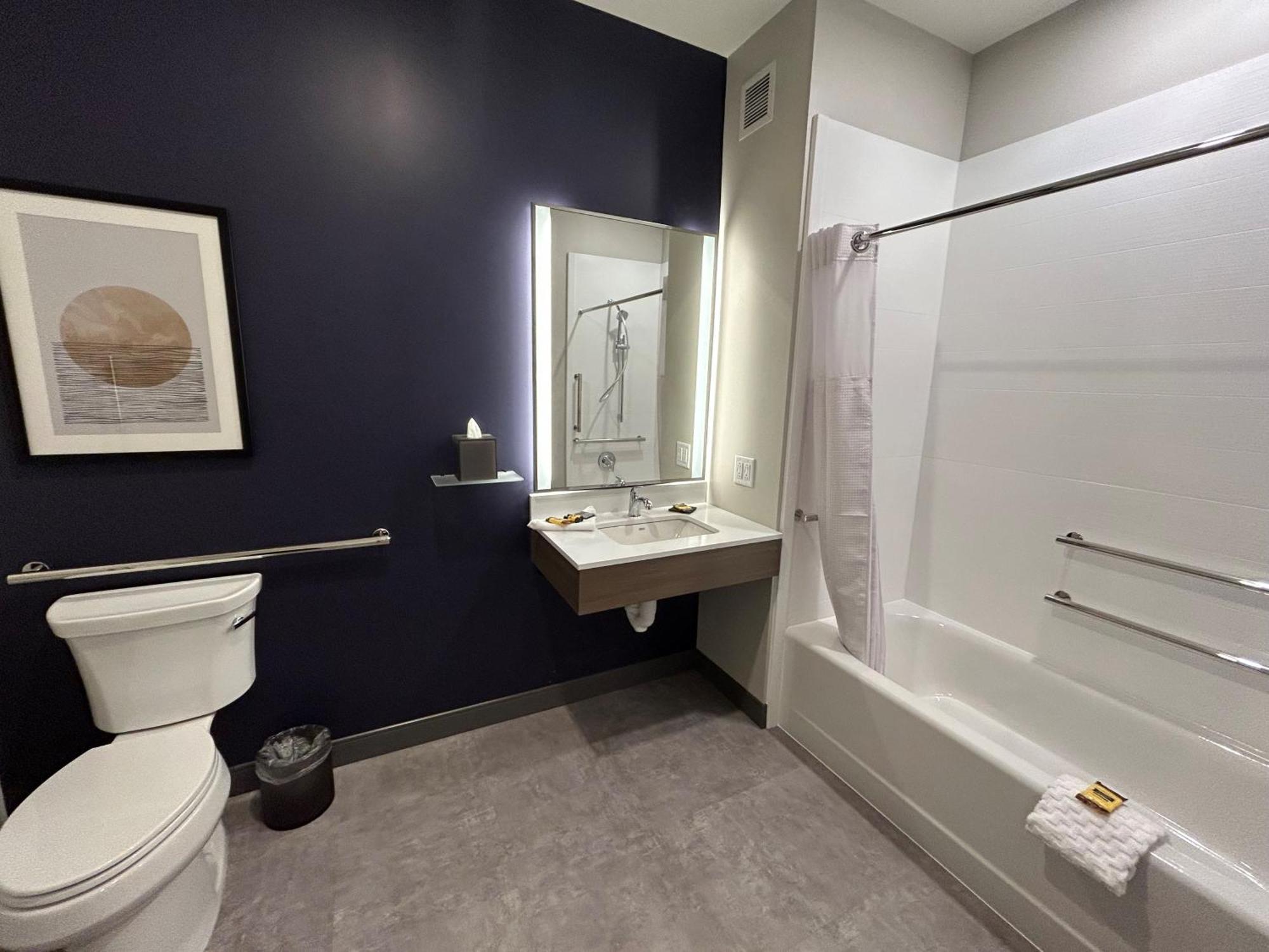 Best Western Plus Marquette Hotel & Suites Экстерьер фото